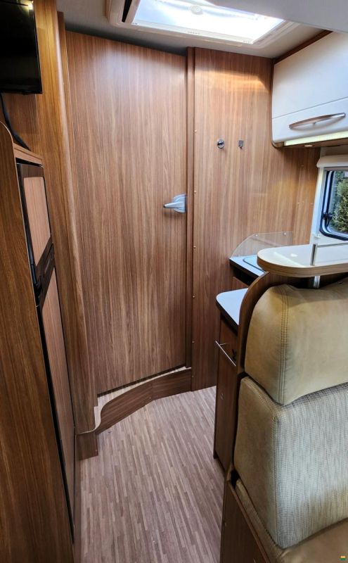 Carado T447 5-Plätzer / Hubbett