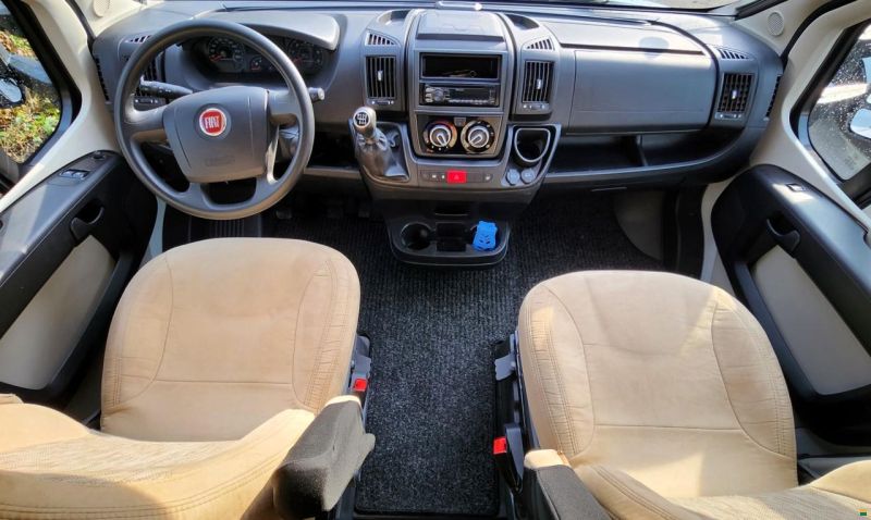 Carado T447 5-Plätzer / Hubbett