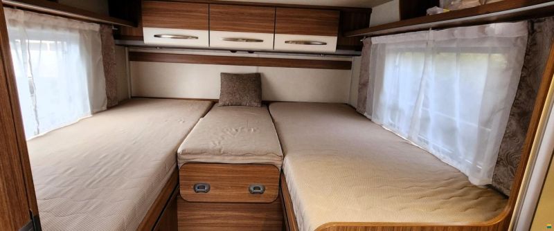 Carado T447 5-Plätzer / Hubbett