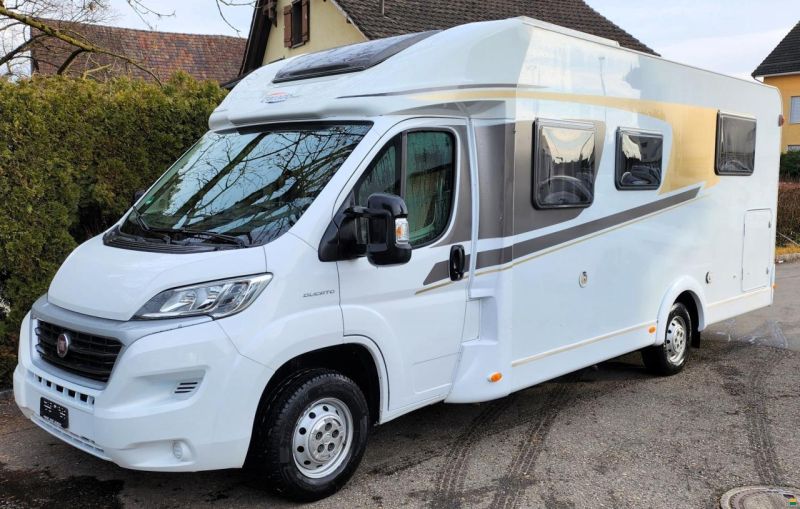 Carado T447 5-Plätzer / Hubbett