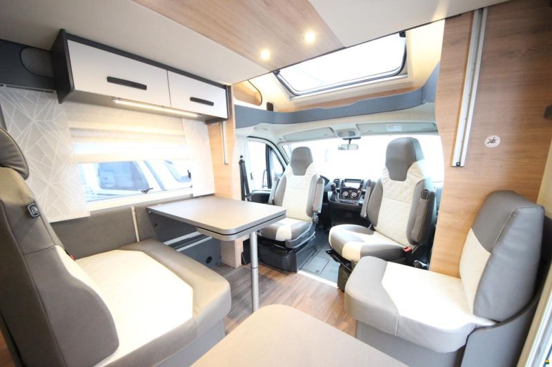 Knaus LIVE WAVE 650 MEG PlAT.SEL. (2026)