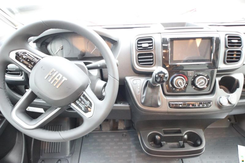 Knaus LIVE WAVE 650 MEG PlAT.SEL. (2026)