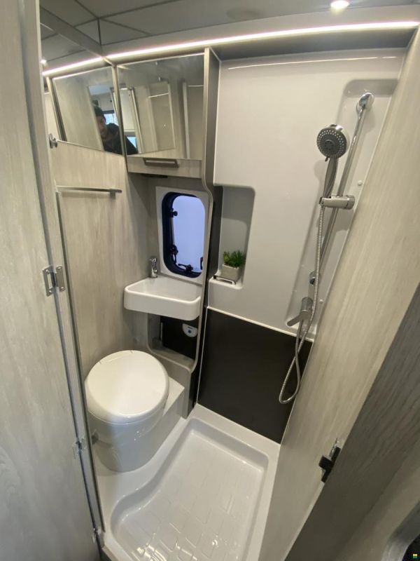 Roller Team Livingstone 5 Sport, Fiat 2.2MJ 140PS