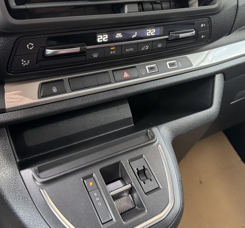 Pössl Peugeot Campster BlueHDI 180 PS EAT8