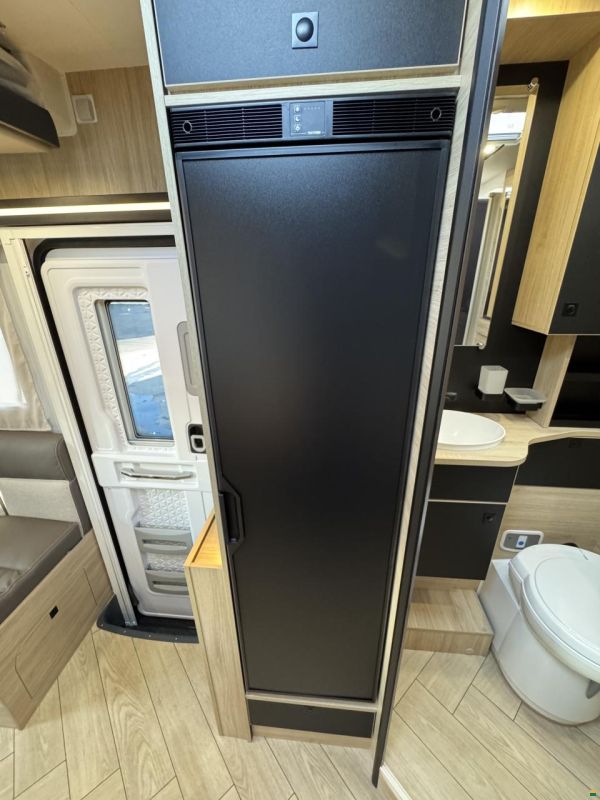 Challenger 250 Graphite Edition