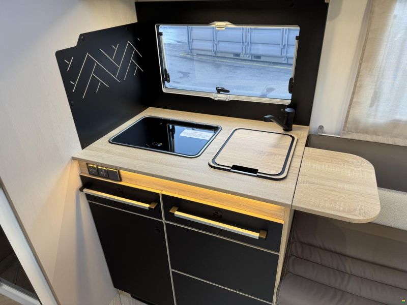 Challenger 250 Graphite Edition