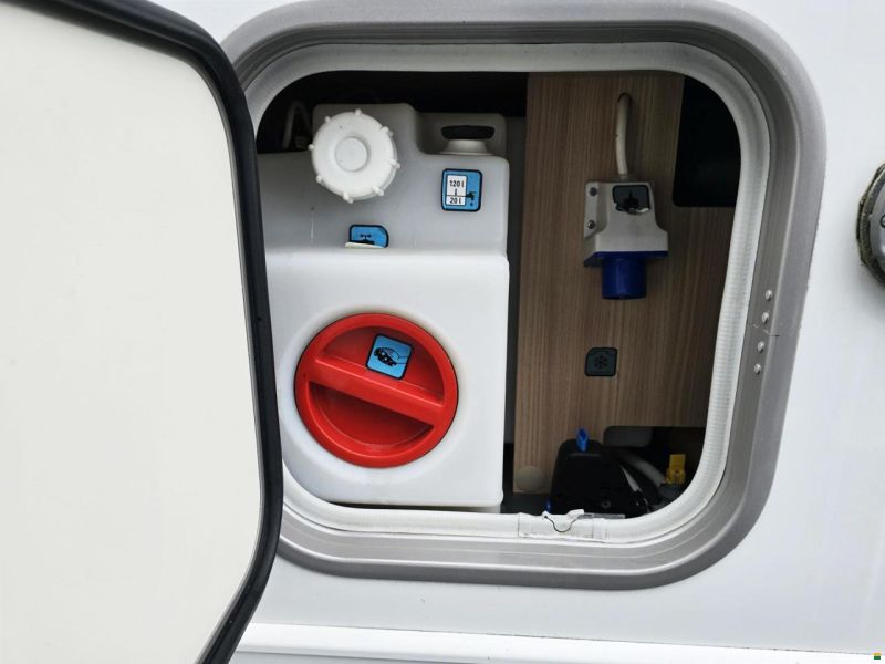 Bürstner Lyseo BT 690 G 2.3 MJ 150