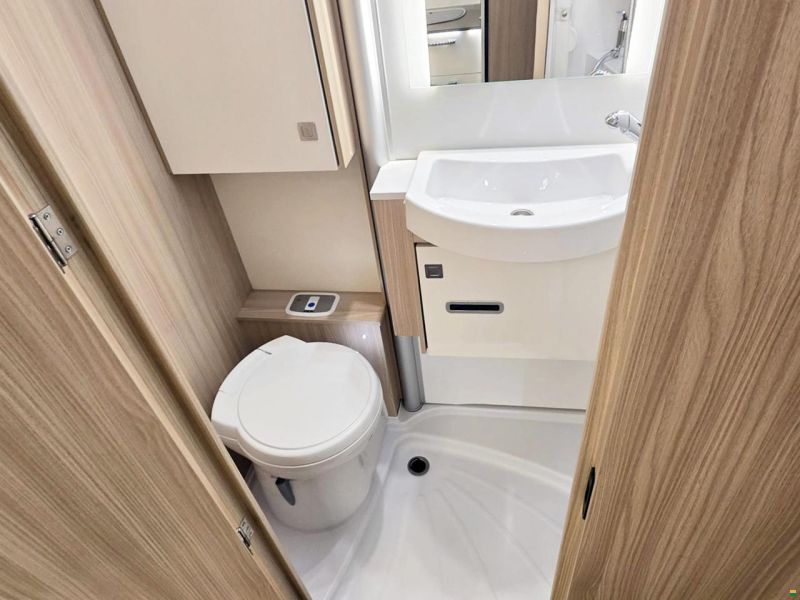 Bürstner Lyseo BT 690 G 2.3 MJ 150