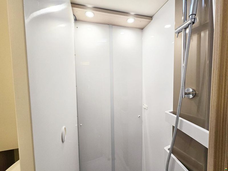 Bürstner Lyseo BT 690 G 2.3 MJ 150