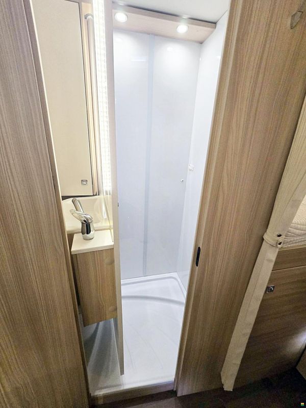 Bürstner Lyseo BT 690 G 2.3 MJ 150