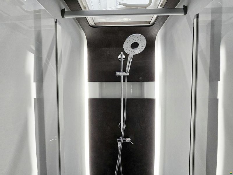 Adria Matrix 670 DL SUPREME 2.2 AUTOMAT 180MJ