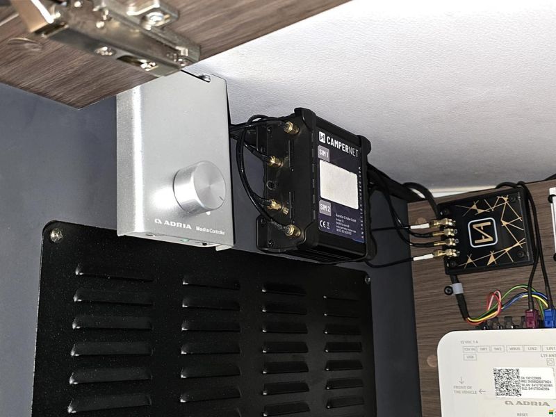 Adria Matrix 670 DL SUPREME 2.2 AUTOMAT 180MJ