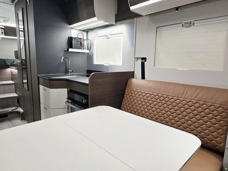 Adria Matrix 670 DL SUPREME 2.2 AUTOMAT 180MJ