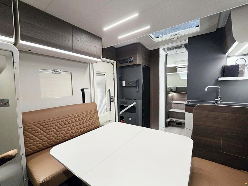 Adria Matrix 670 DL SUPREME 2.2 AUTOMAT 180MJ