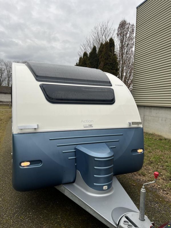 Adria Top Reise- Wohnwagen mit Vorzelt