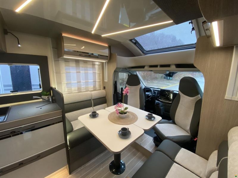 Roller Team Zefiro 287 TL, Ford 165PS Automat