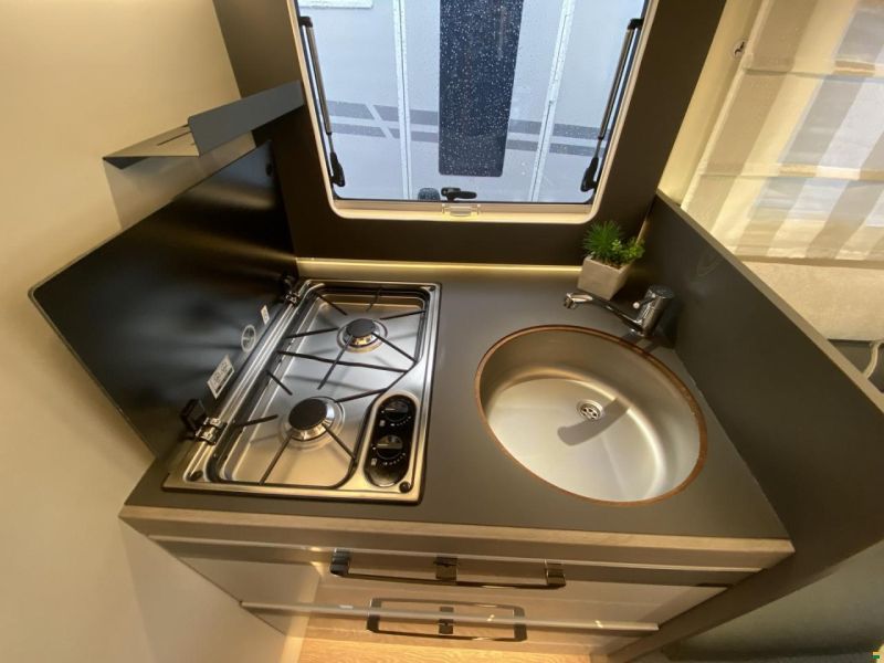 Roller Team Zefiro 287 TL, Ford 165PS Automat