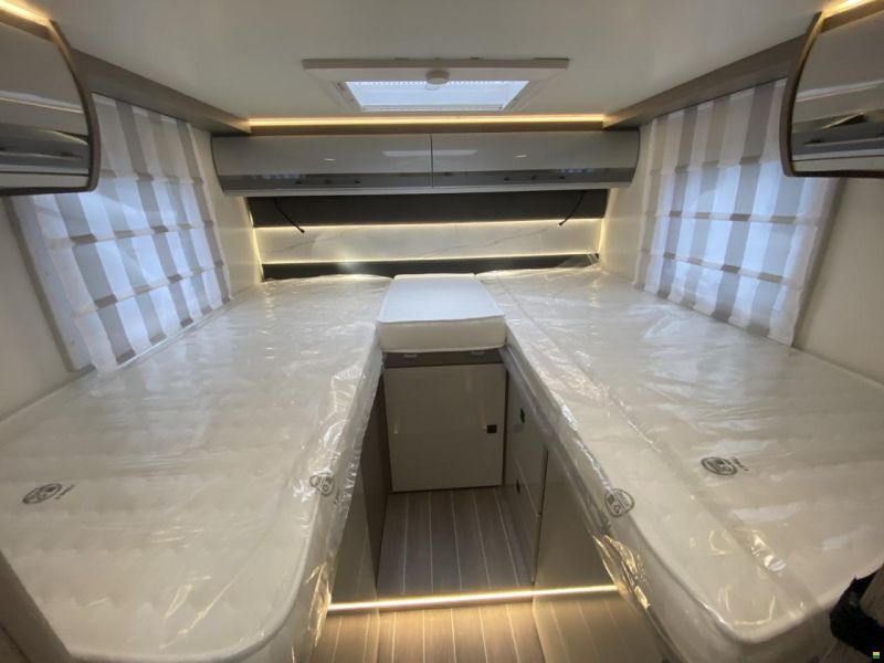 Roller Team Zefiro 287 TL, Ford 165PS Automat