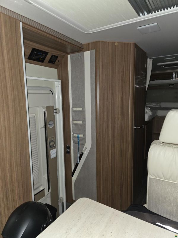 Eura Mobil Profila T 695 EB