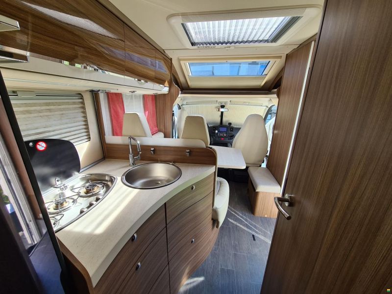 Eura Mobil Profila T 695 EB