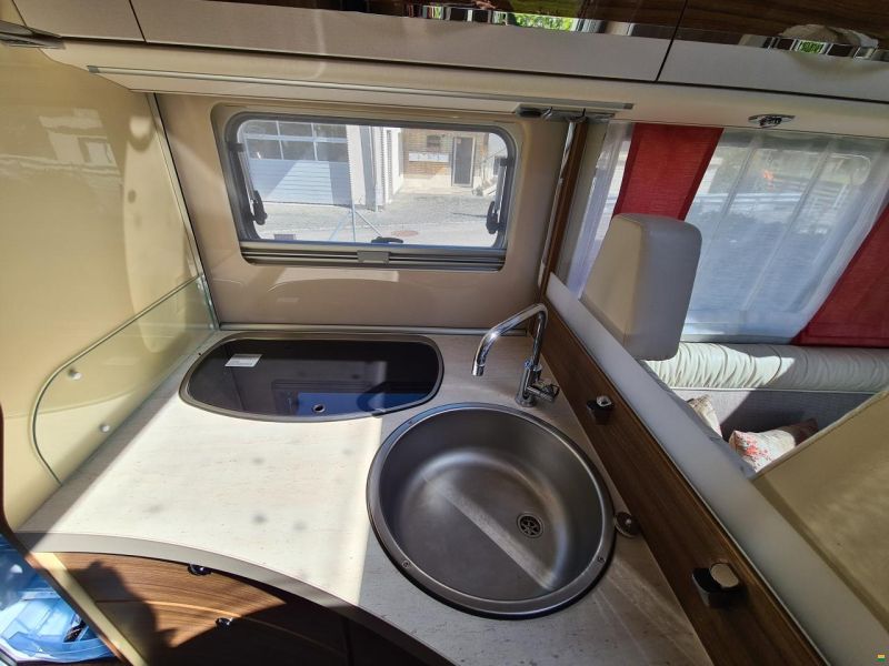 Eura Mobil Profila T 695 EB