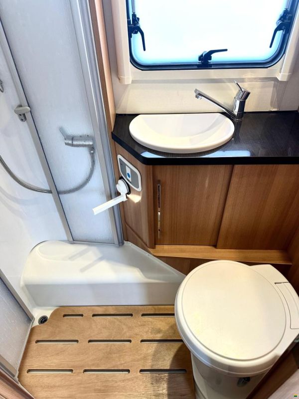 Fiat *LMC LÄNGSBETT MIT AUFSTELLDACH AUTOMAT*