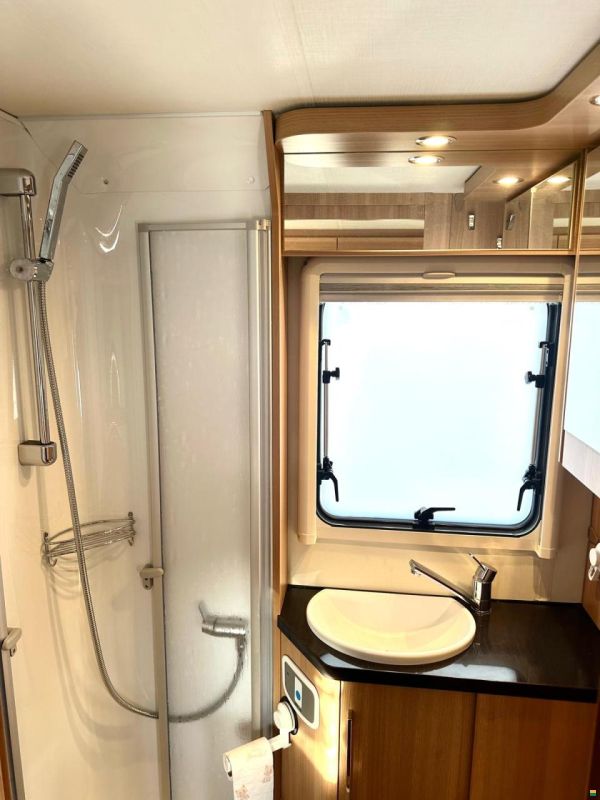 Fiat *LMC LÄNGSBETT MIT AUFSTELLDACH AUTOMAT*