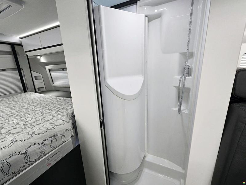 Adria TWIN 640 SGX SUPREME AUTOMAT 160MJ