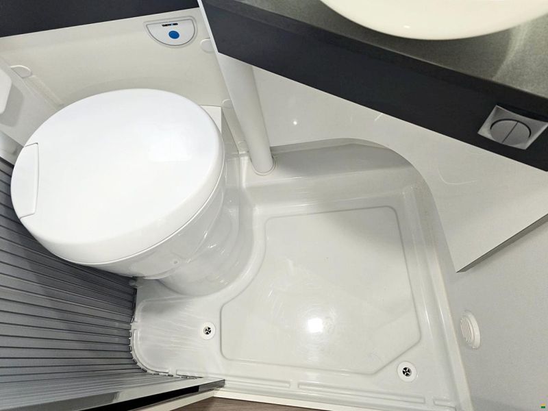 Adria TWIN 640 SGX SUPREME AUTOMAT 160MJ