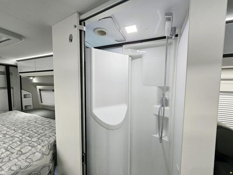 Adria TWIN 640 SGX SUPREME AUTOMAT 160MJ