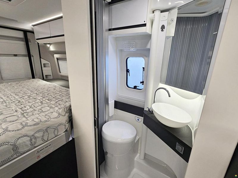 Adria TWIN 640 SGX SUPREME AUTOMAT 160MJ