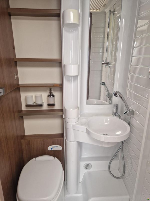 Bürstner Averso Top 486 TS