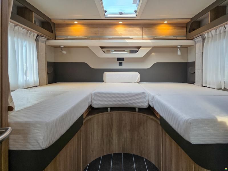 Knaus Sky TI 700 MEG Platinum Selection