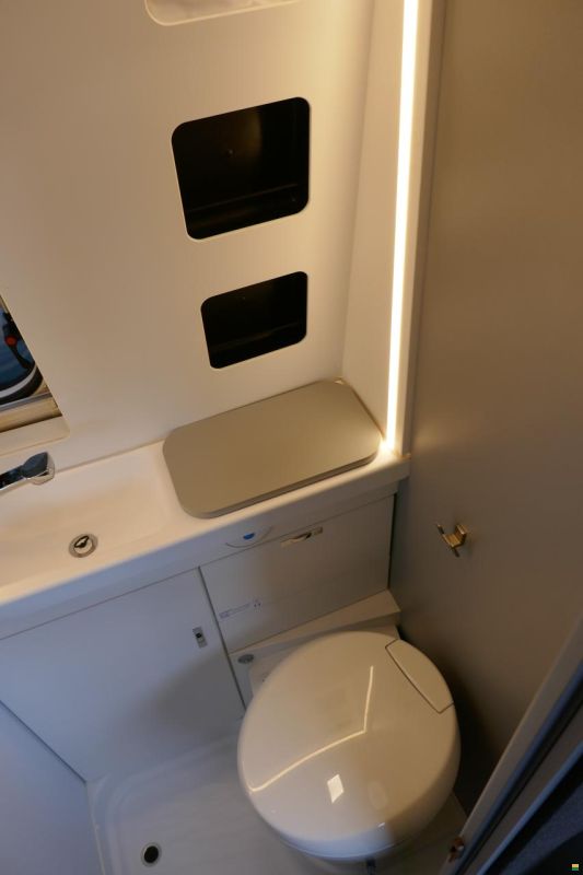 Weinsberg CaraTour 540 MQ (CaraBus Grey)