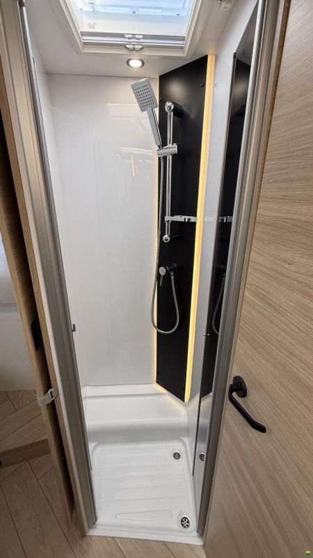 Challenger 318 Graphite Edition