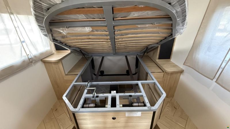 Challenger 318 Graphite Edition