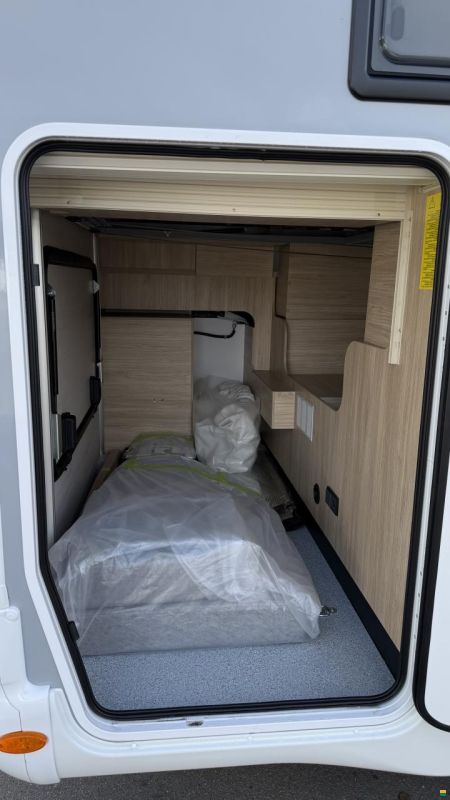 Challenger 318 Graphite Edition