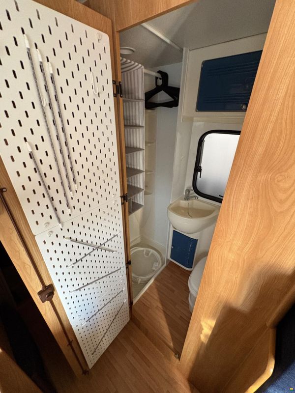 Ford Rimor Katamarano 7