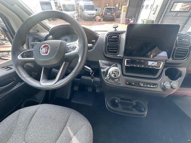 Hymer Free 600 Campus-Dachbett-Luftfederung