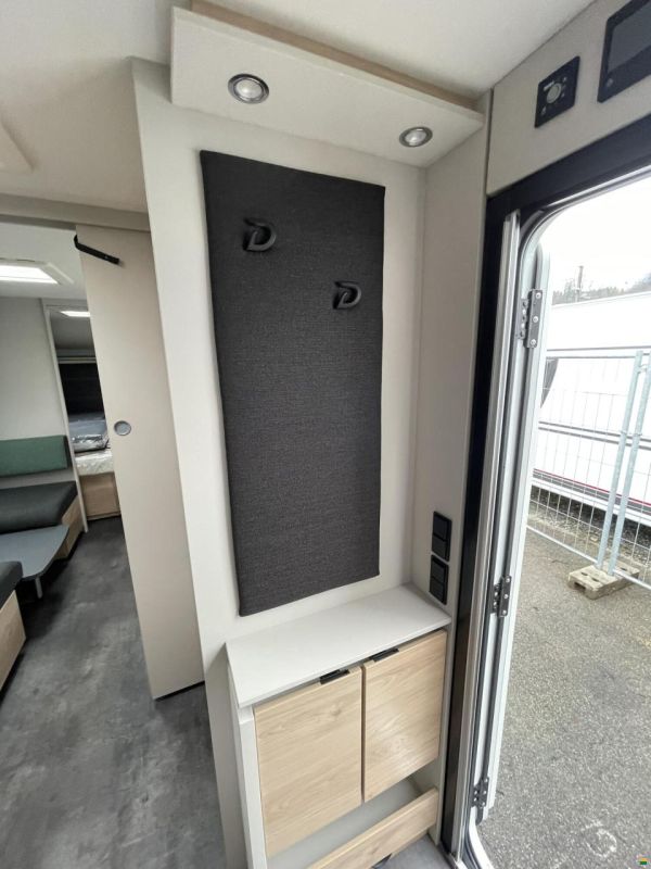 Dethleffs Camper 730 FKR