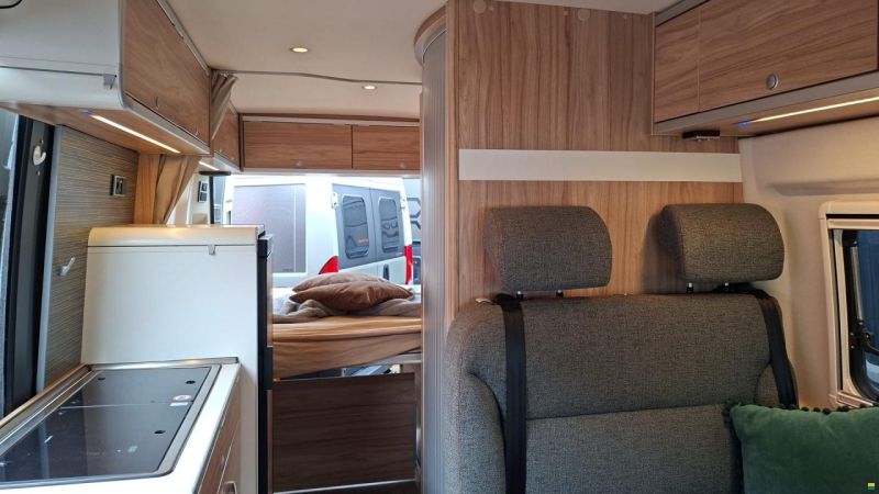 Hymer Crand Canyon Crossover