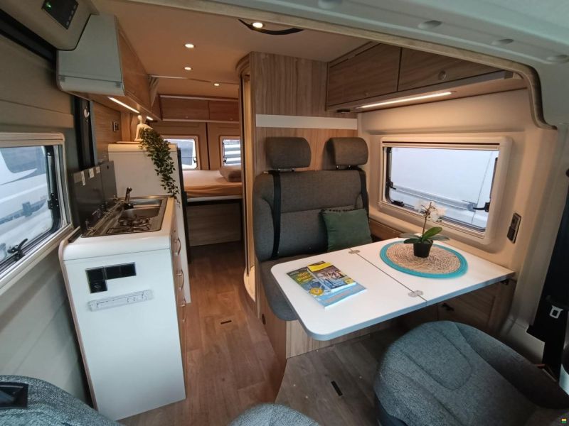 Hymer Crand Canyon Crossover