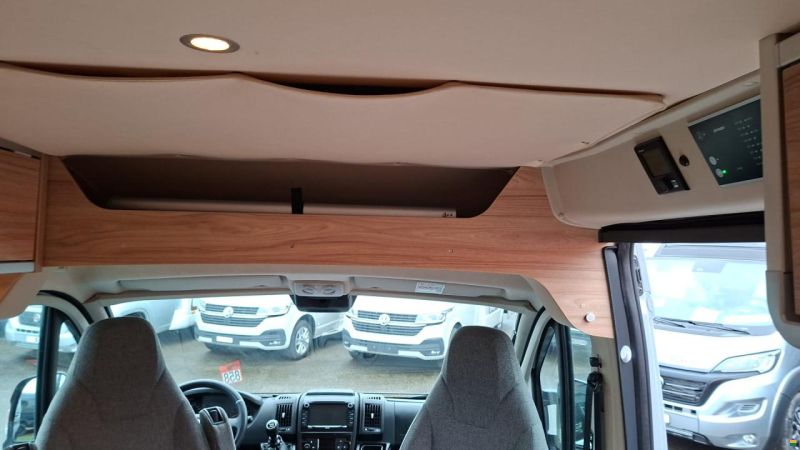 Hymer Crand Canyon Crossover