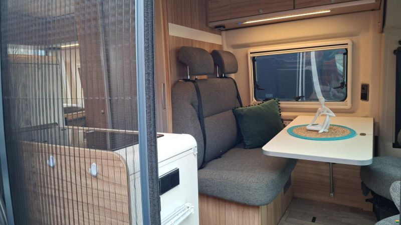 Hymer Crand Canyon Crossover