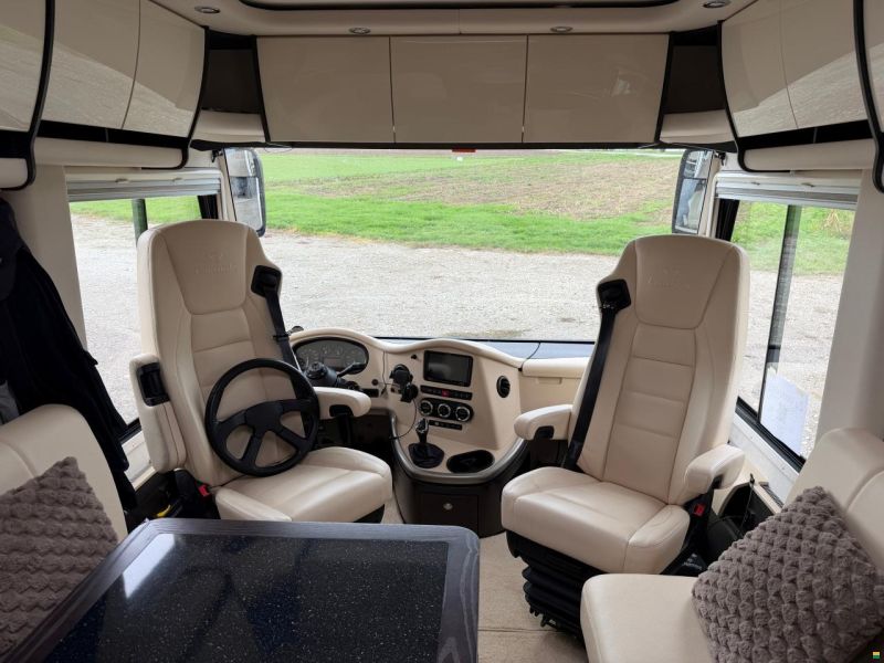 Concorde Charisma 900L