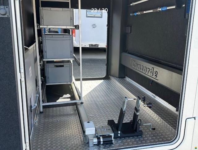 Concorde Charisma 900L