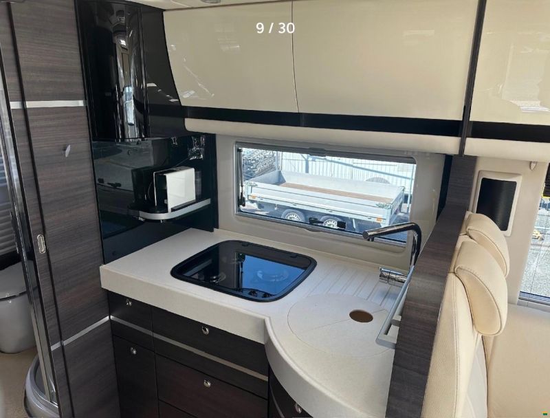 Concorde Charisma 900L