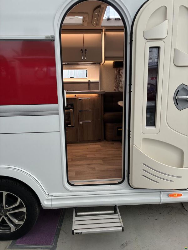 Kabe Royal 560 GLE B2 2.3m