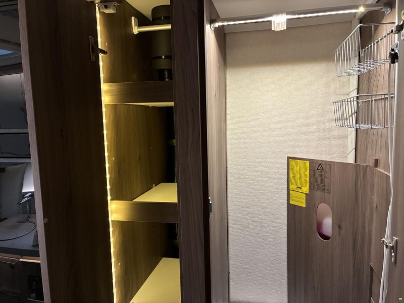 Kabe Royal 560 GLE B2 2.3m