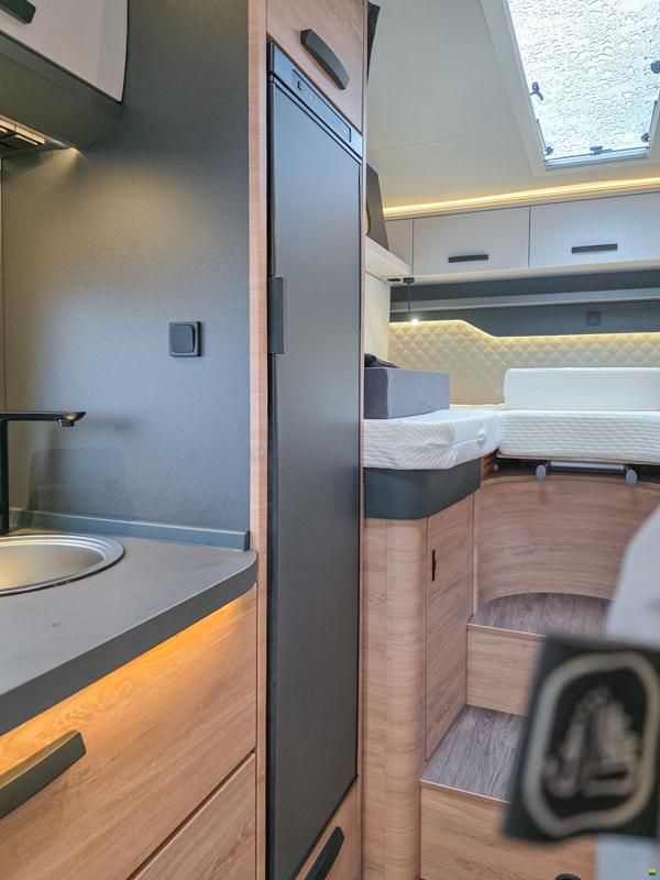 Knaus Live Wave 650 MEG Platinum Selection